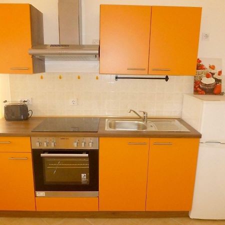 Apartments Kvesic 실로 외부 사진