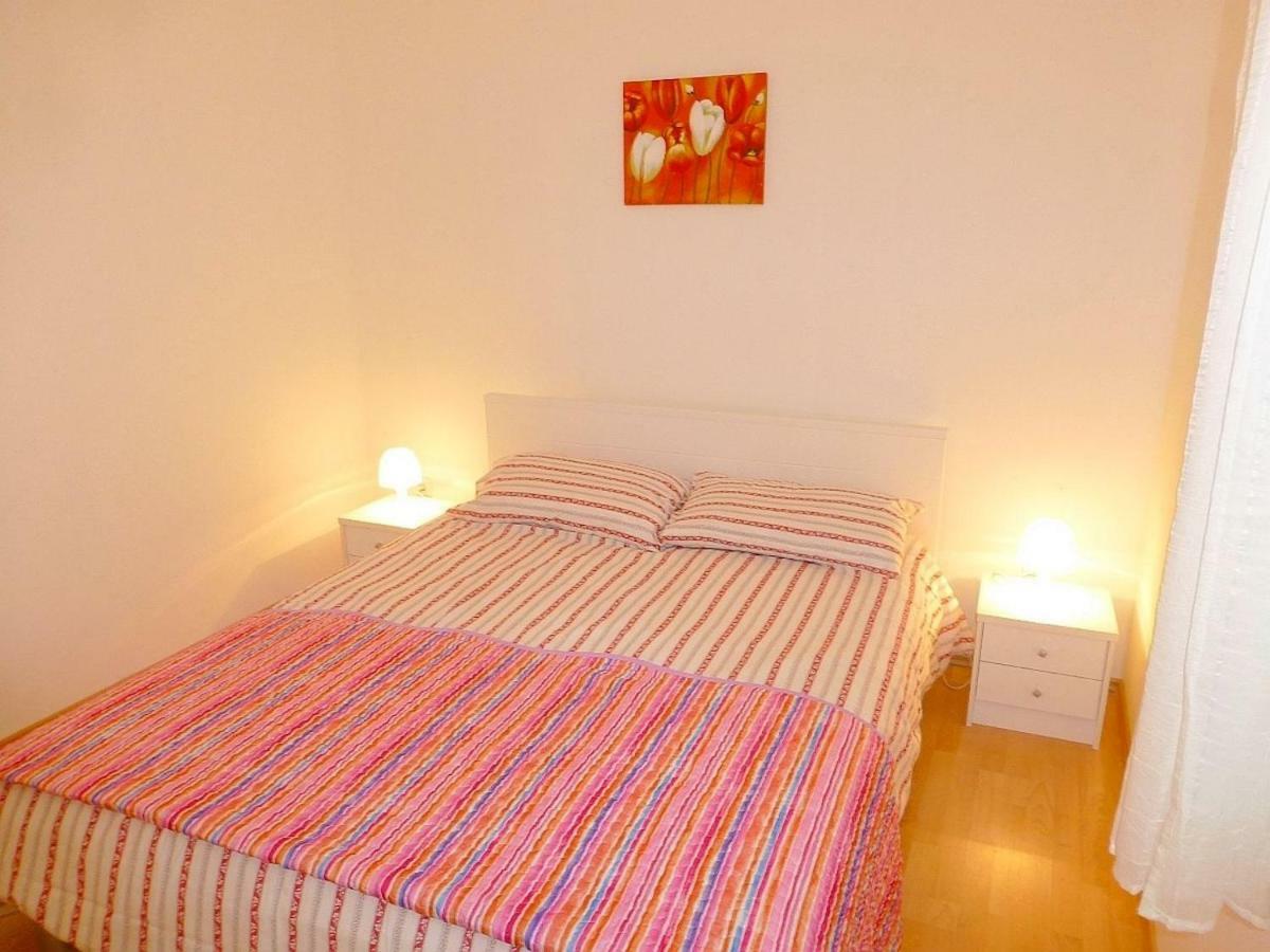 Apartments Kvesic 실로 외부 사진