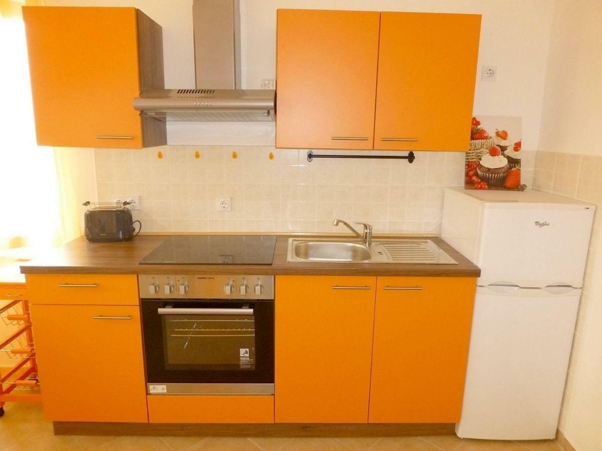 Apartments Kvesic 실로 외부 사진