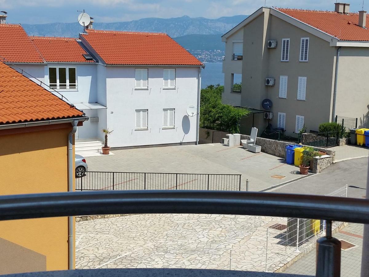 Apartments Kvesic 실로 외부 사진