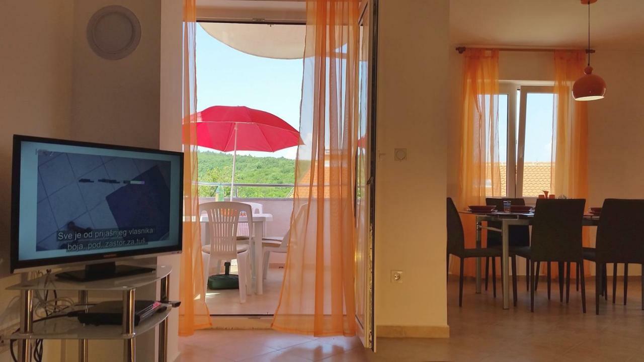 Apartments Kvesic 실로 외부 사진
